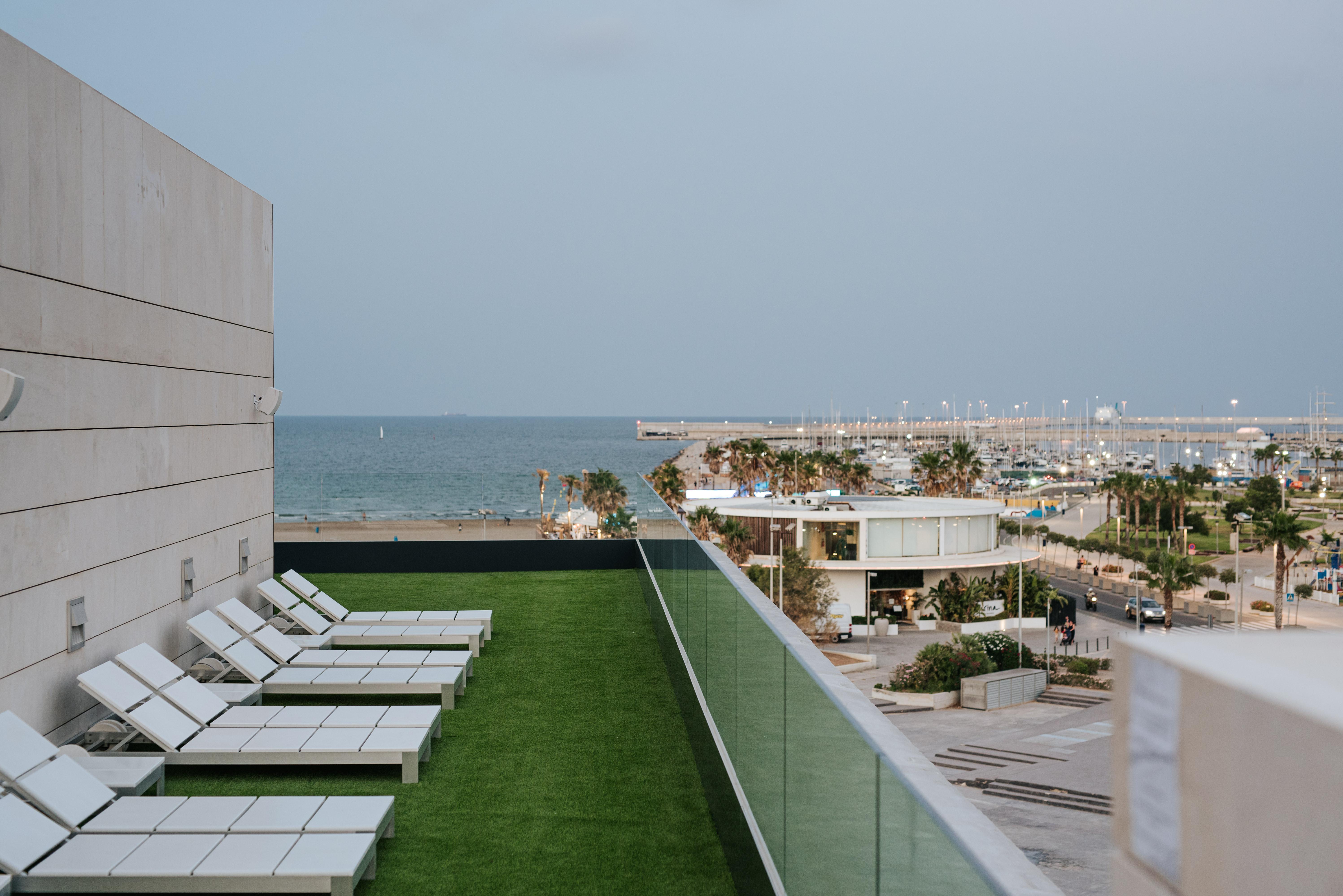 Hotel Neptuno Playa & Spa Valencia Exterior photo