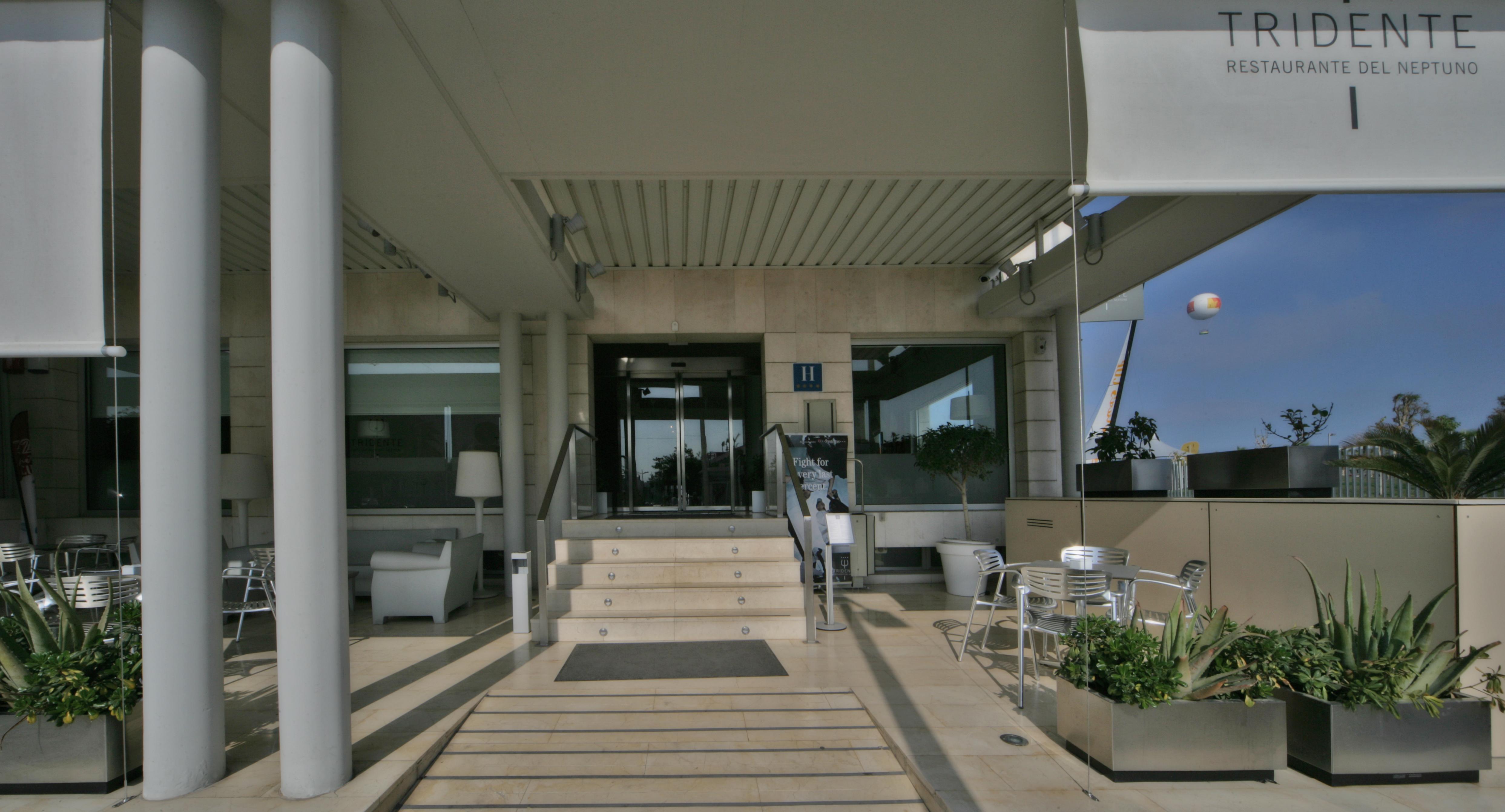 Hotel Neptuno Playa & Spa Valencia Exterior photo