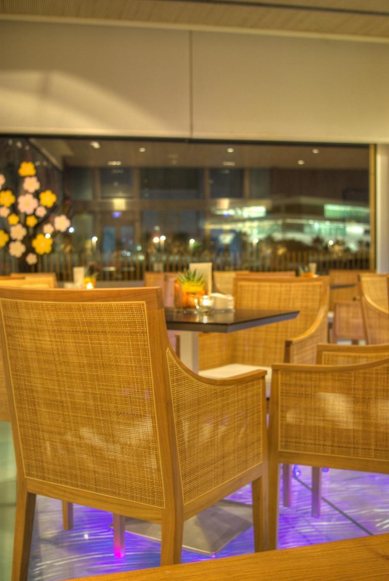 Hotel Neptuno Playa & Spa Valencia Exterior photo